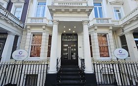 Cromwell Hotel